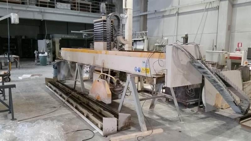 macchinari ed impianti usati per la lavorazione del marmo e granito, machine usate marmo e granito, Macchine usate per la pietra, Macchine usate per taglio marmo e granito, Macchine per taglio ceramica, Segatrici usate, Frese a ponte usate, macchinari usati marmo, Used stone machines, Second hand machines for stone, Used machine for stone, Pre-owned machines for marble and granite, Second hand stone machines, Stone machines, Maquinas usadas para marmor y granito, Maquinaria usada para marmol y granito, Maquina de ocasion para marmol y granito, Cortadora puente para marmol y granito, Cortadora disco puente, Cortadora a controlle numerico