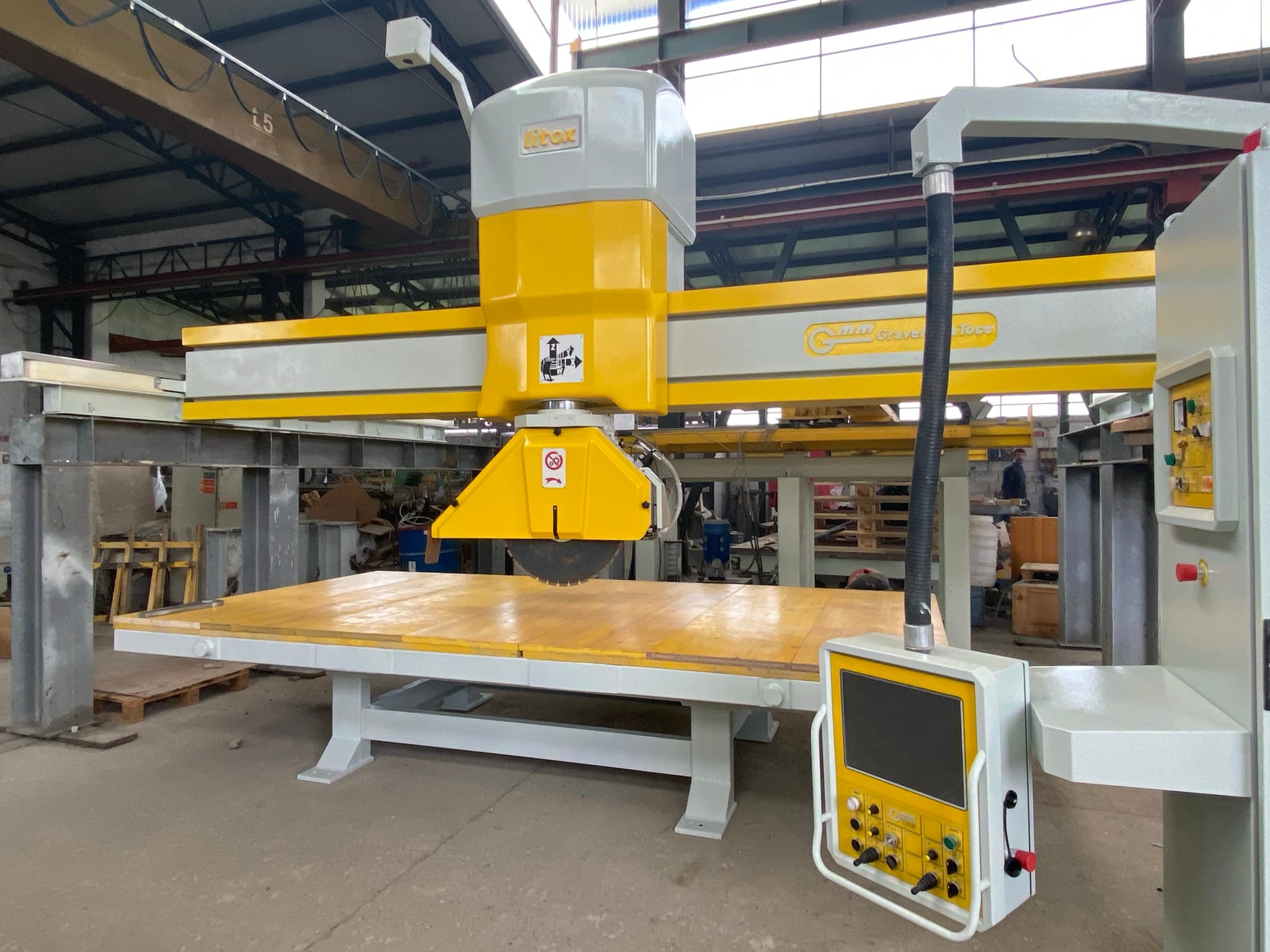 BRIDGE SAWING MACHINES